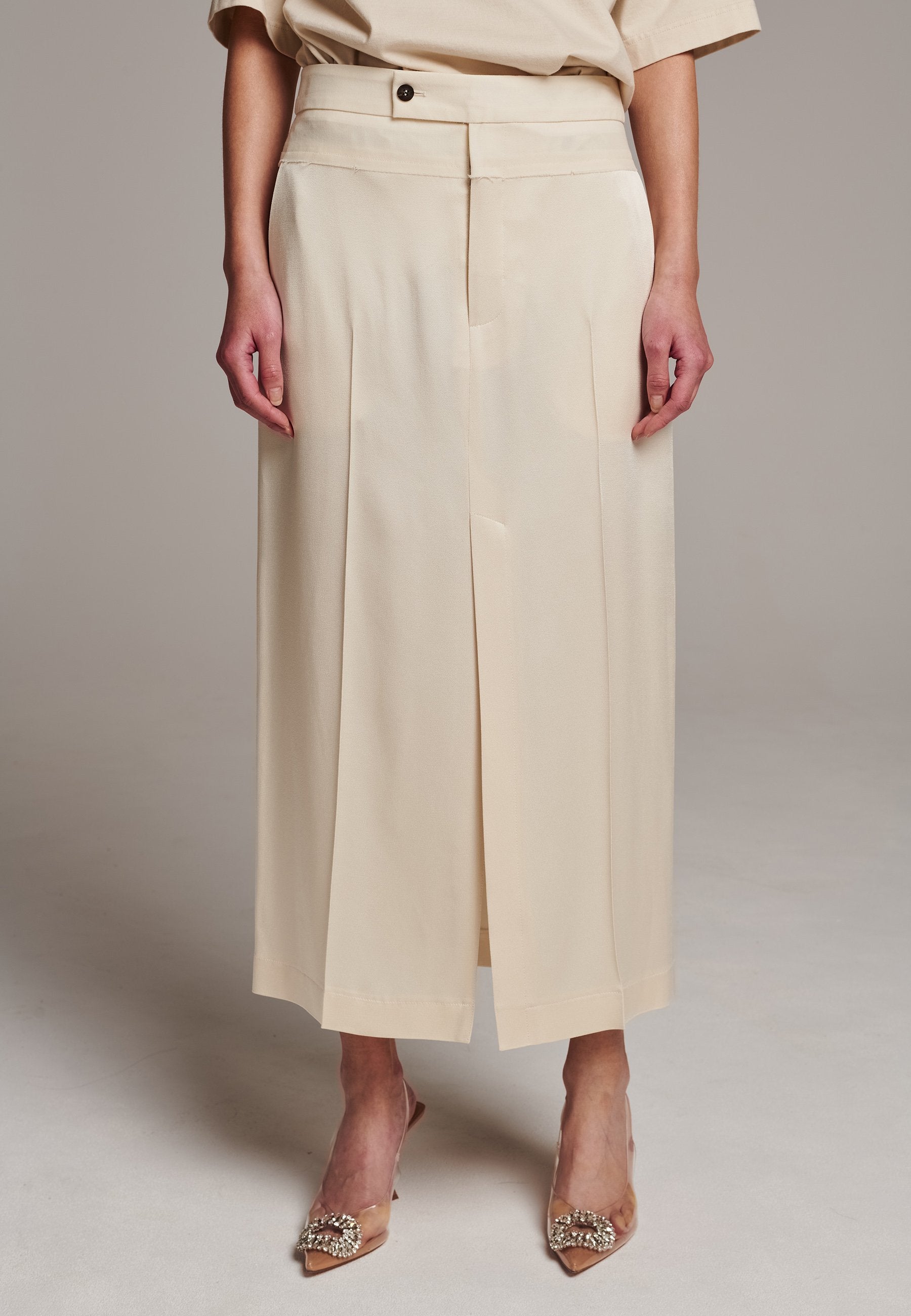人気 ブランド 服をチェック - 最新トレンドファッション Skirt Satin Flame Off FRENKEN – White スカート