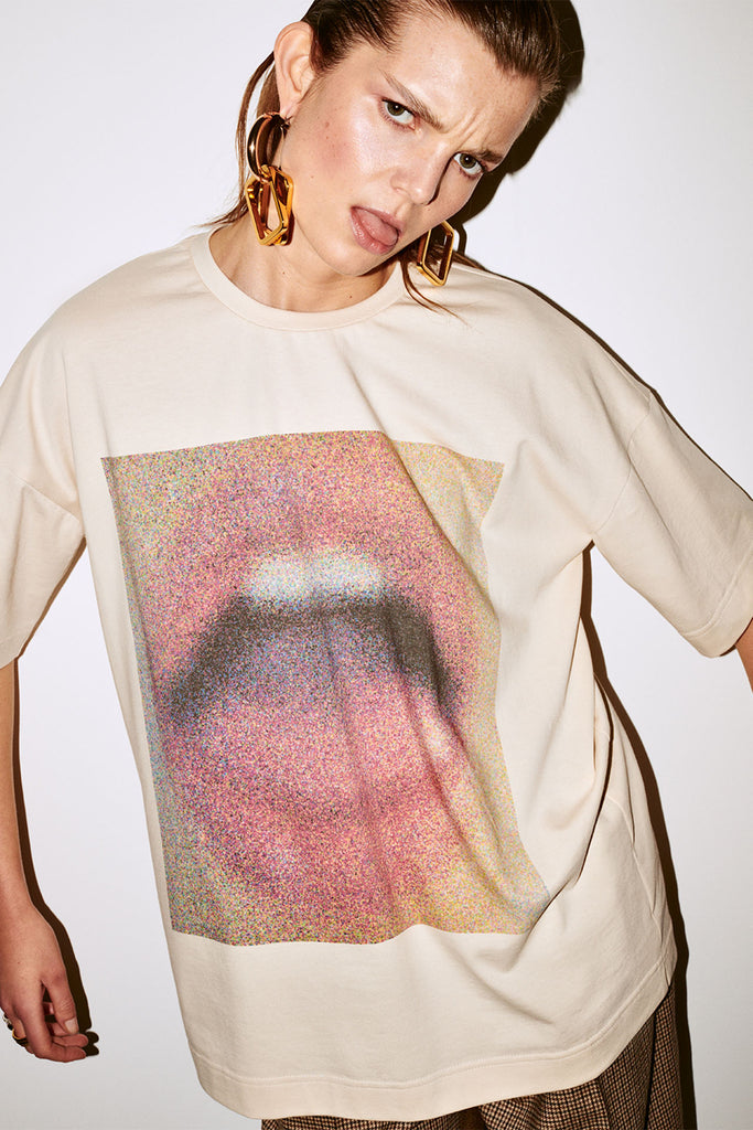 FRENKEN FASHION AUTUMN WINTER 2024: NEW COLLECTION full of unique statement tops and shirts. Designed in The Nederlands and made in Europe. Free Shipping to E.U.