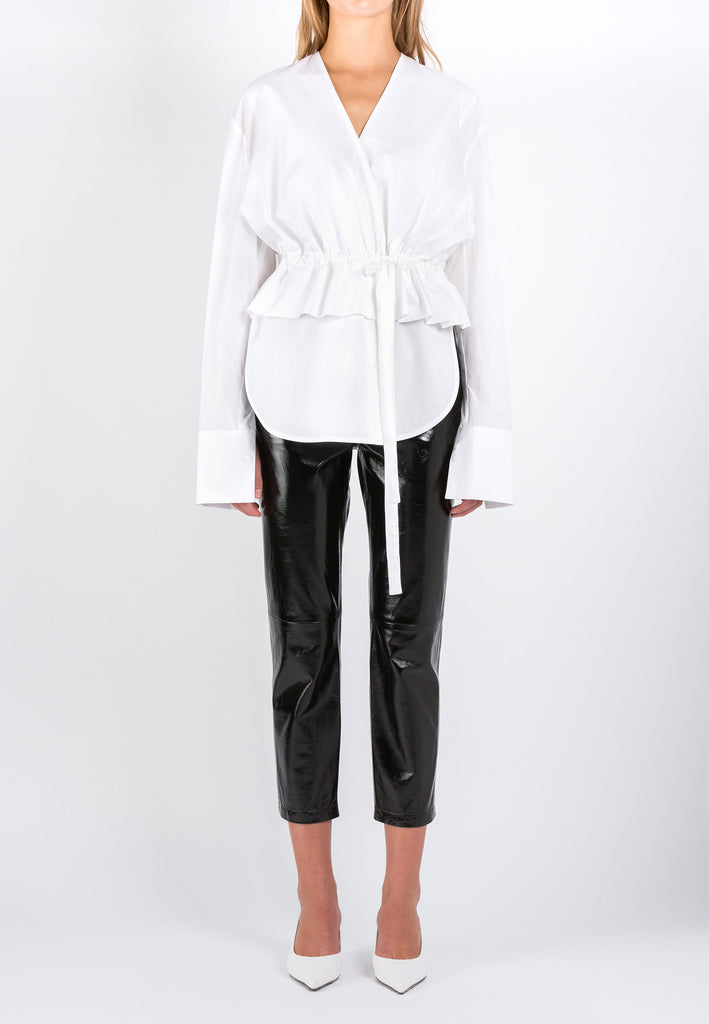 Stash | Shirt | White. Wrapped shirt with straps in the waist to create gathering and ruching peplum. The V-neckline and the double-cuff make this white poplin shirt a mix between classic and cool. Dutch women clothes