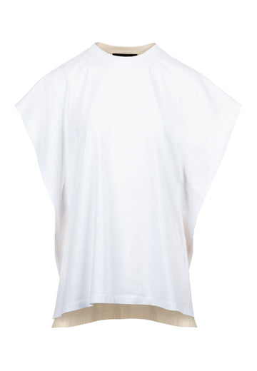 Floor top, white beige. 100% cotton. Oversized T-shirt it's cut from cotton-jersey. Turn it around to reveal the back panel in beige.