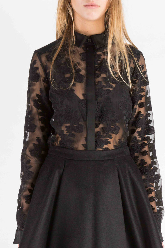 Ginza shirt lace, black color. Fitted shirt in jacquard/fille coupe with satin collar, cuffs and joke. Amsterdam fashion