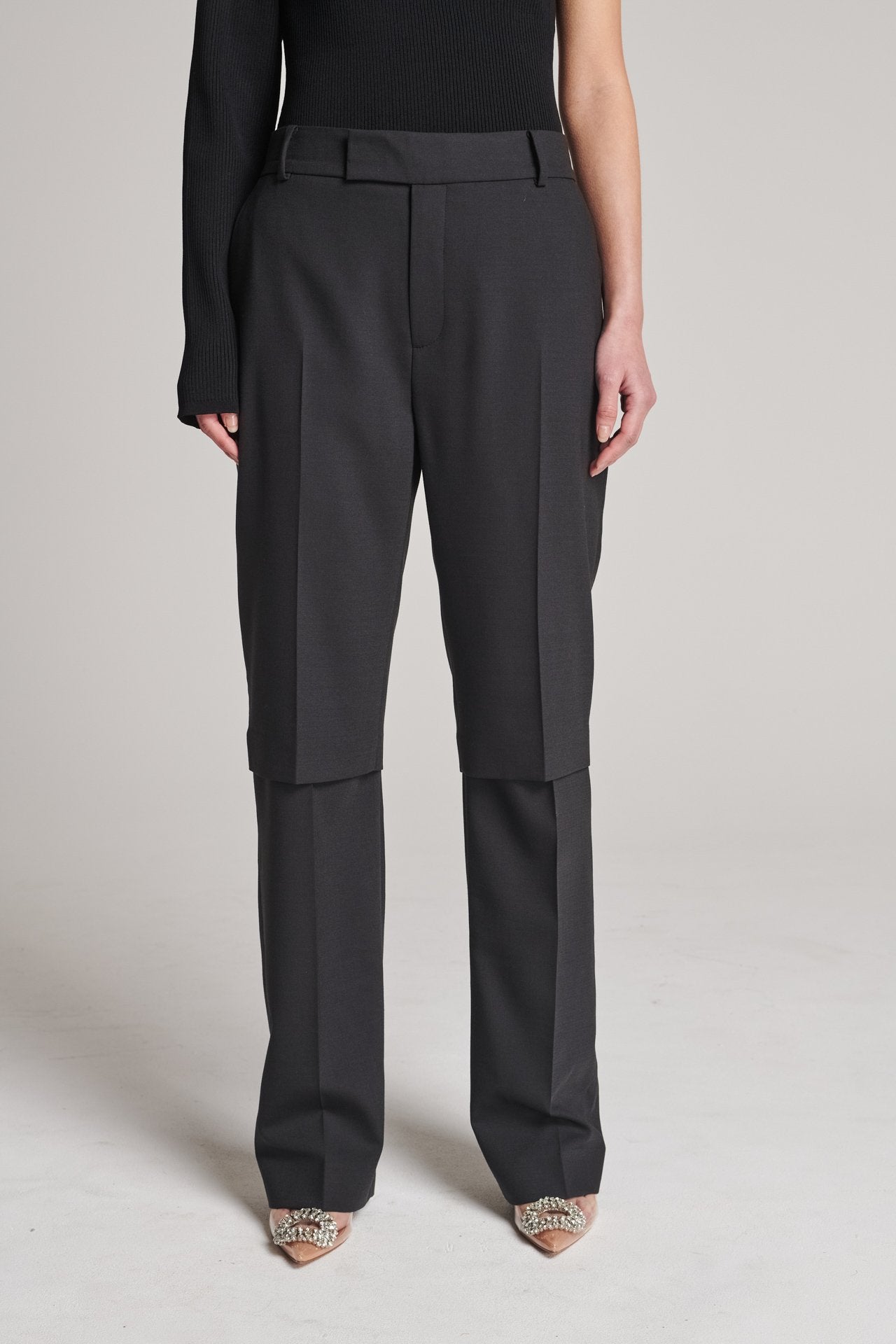 パンツ WOOL BACKSATIN STRAIGHT SLACKS