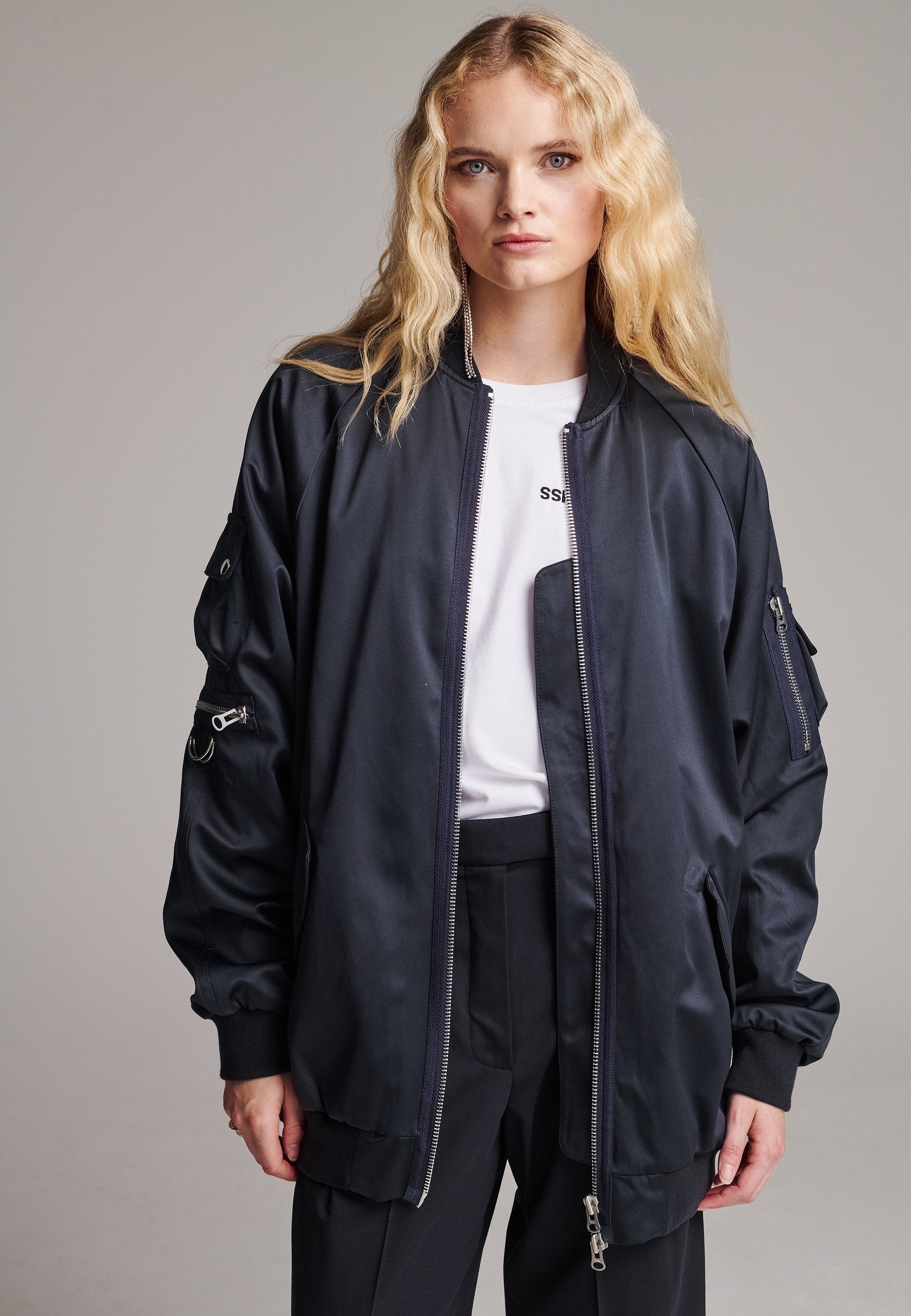 Tramp Oversized Bomber Jacket Navy FRENKEN