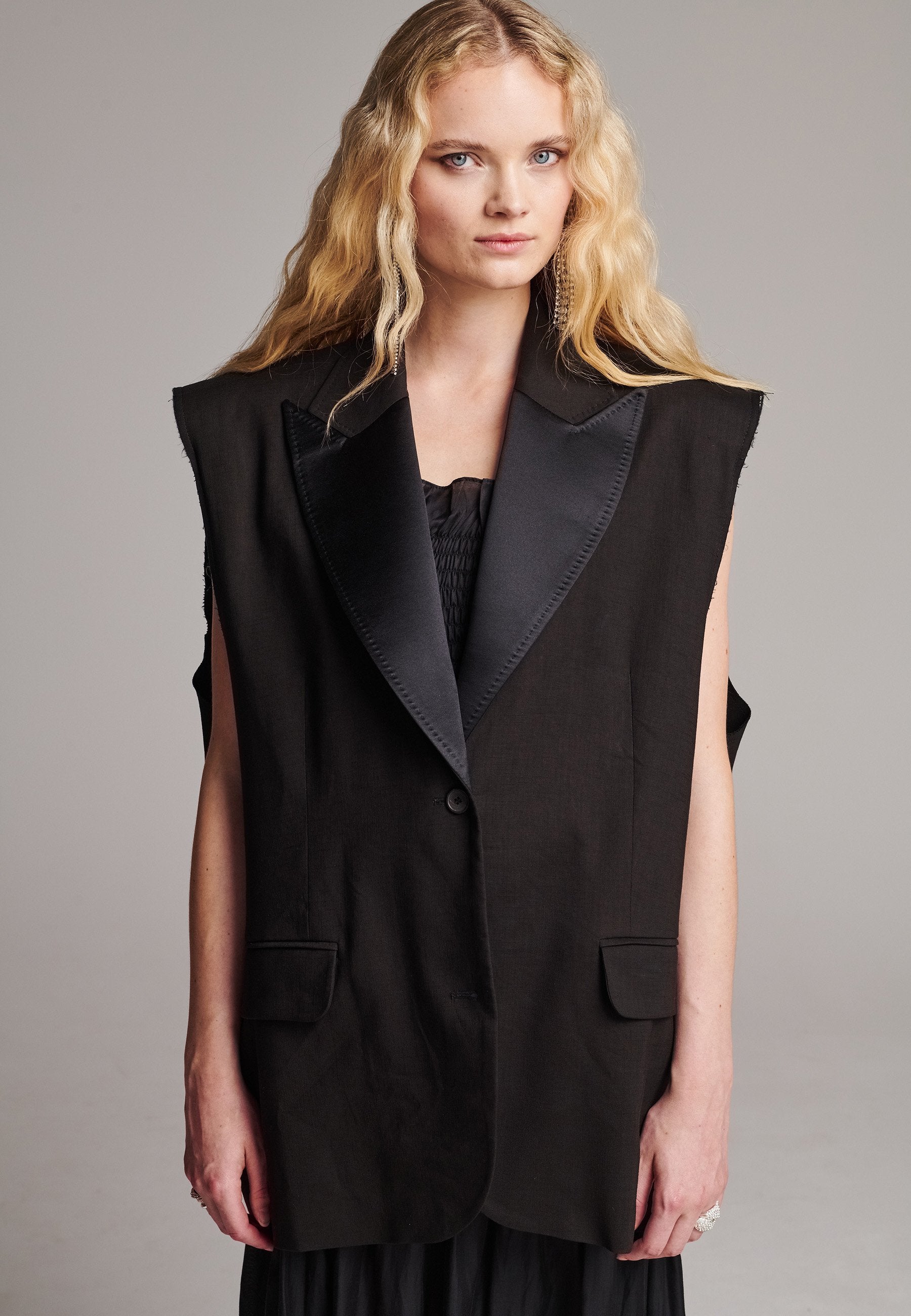 Tux Sleeveless Oversized Blazer Black – FRENKEN