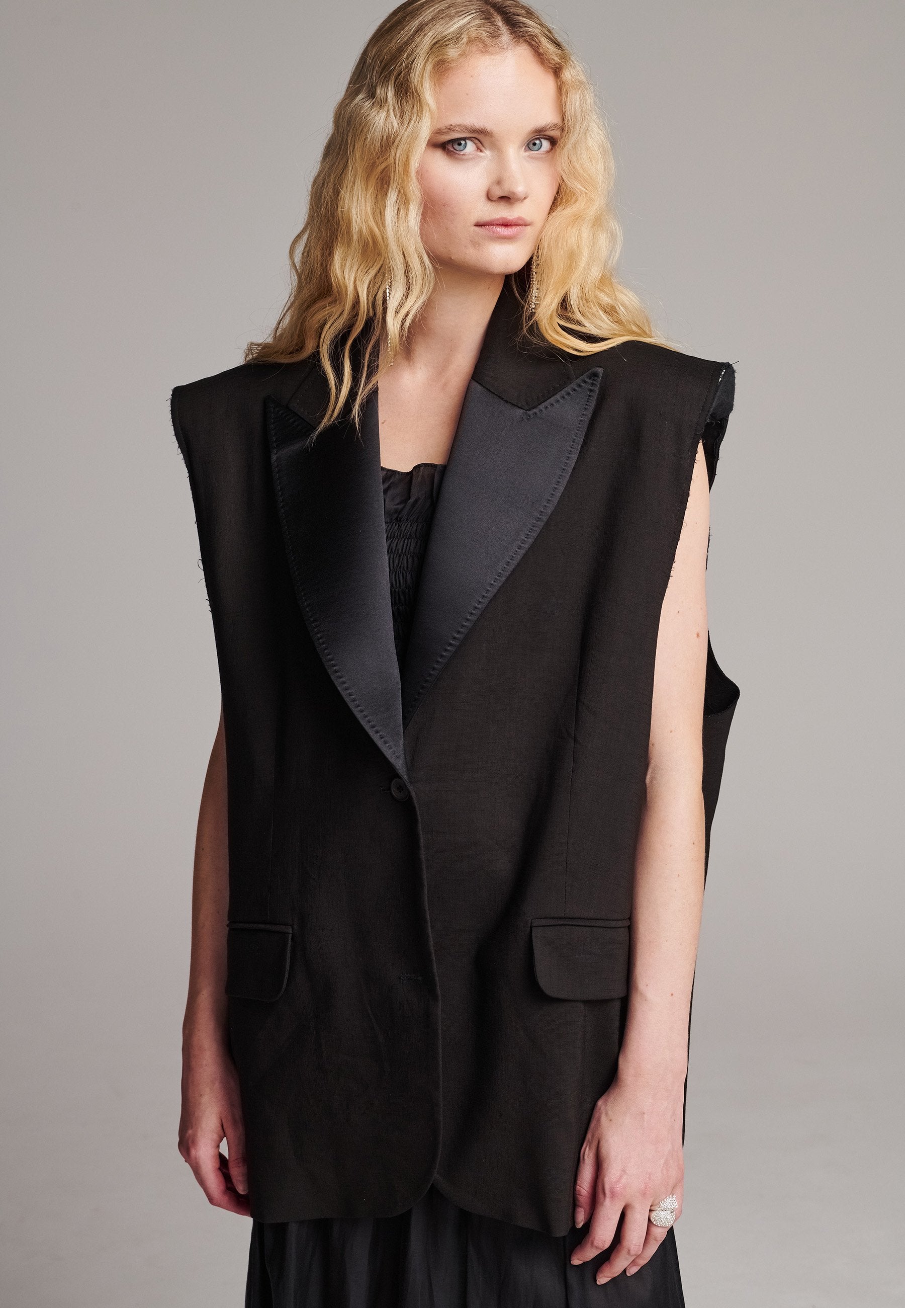 Astra Sleeveless Jacket - Black