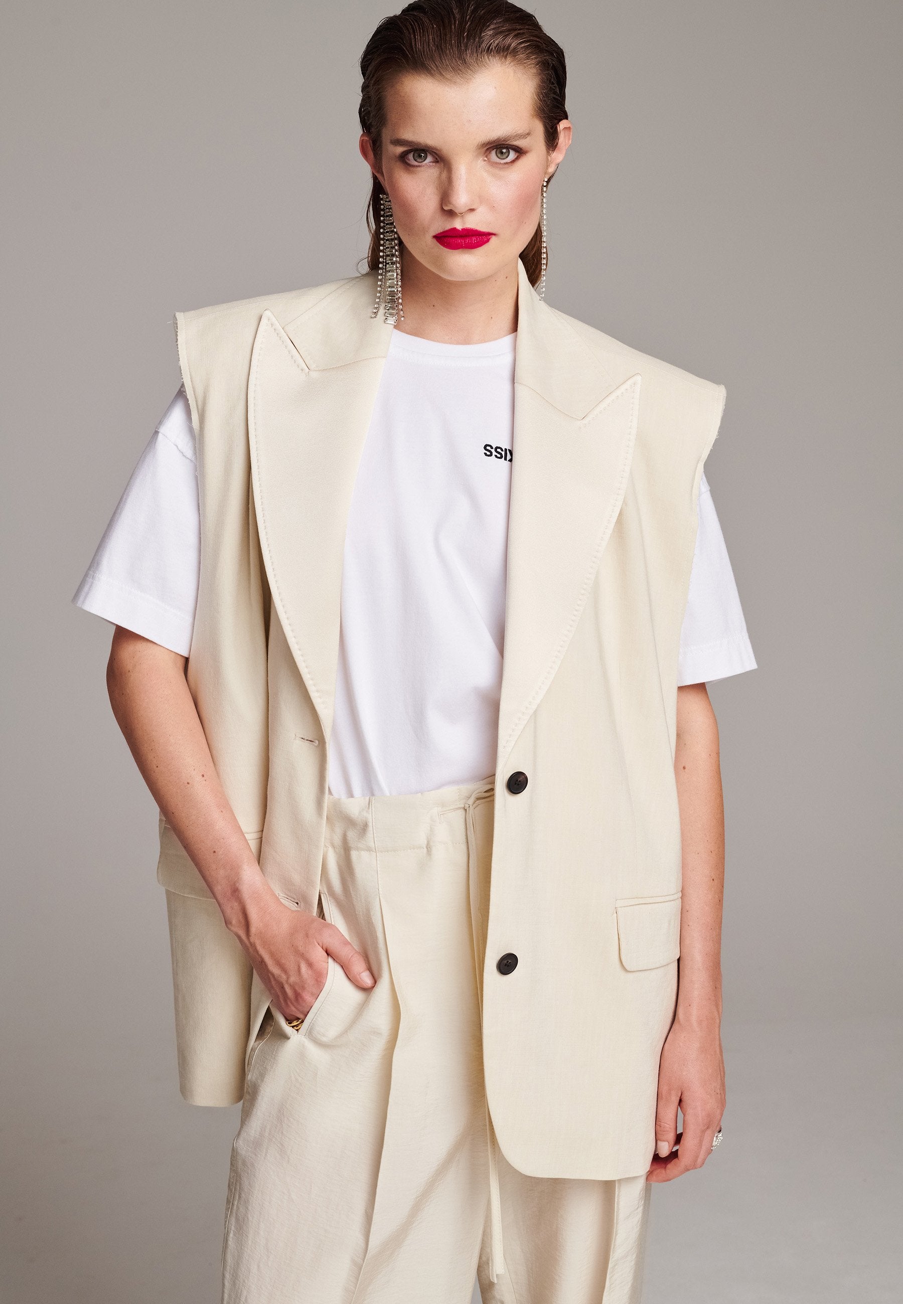 BENESUベネシュ Tux Sleeveless Oversized Blazer Off White – FRENKEN